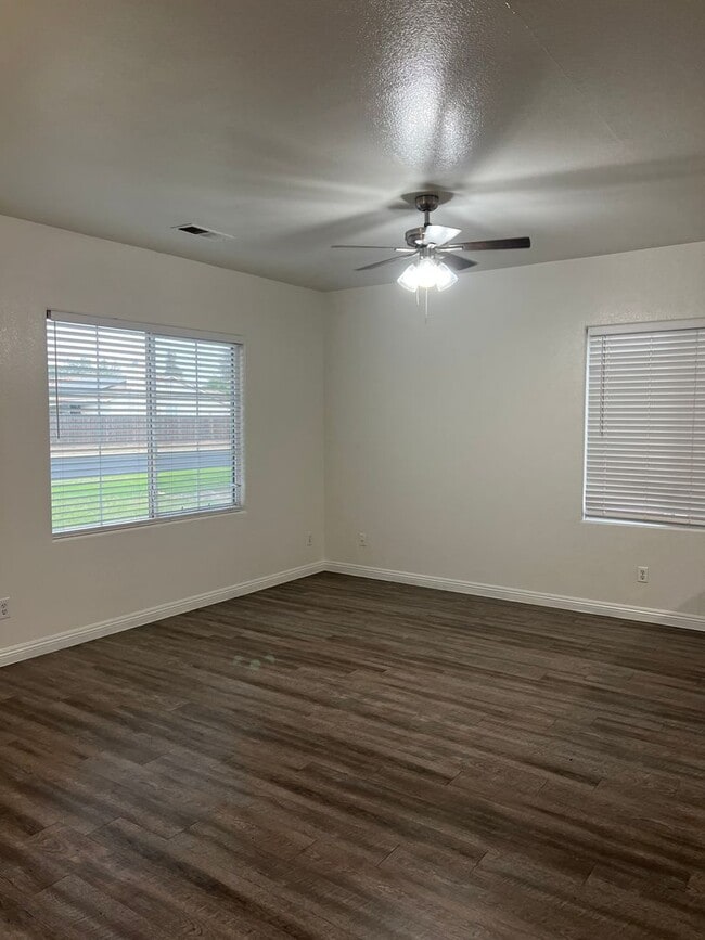 Photo - 1548 N Valencia Ct