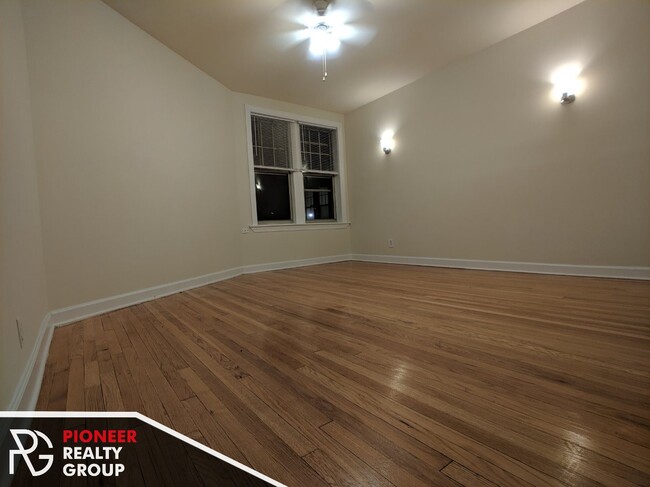 Photo - 533 W Aldine Ave Unit 554-W1