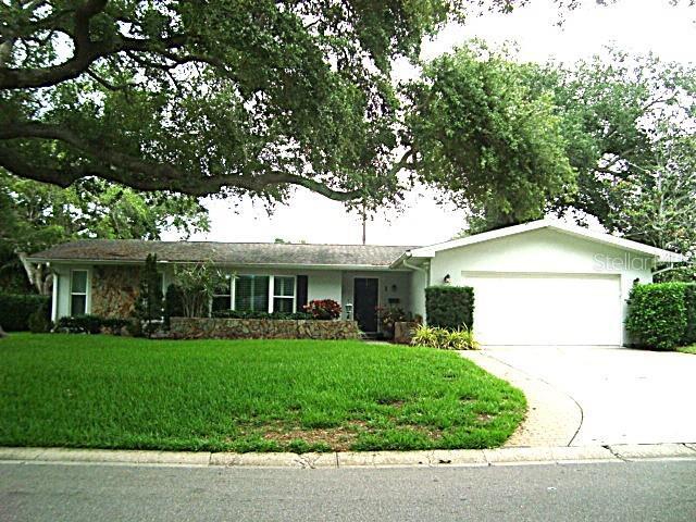 Building Photo - 1 Eastwood Ln