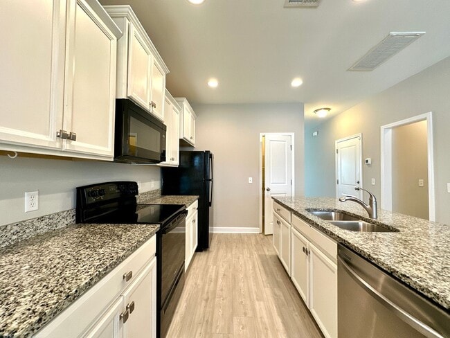 Photo - 3 Bed 2 Bath Townhome Located in Cokers Co...