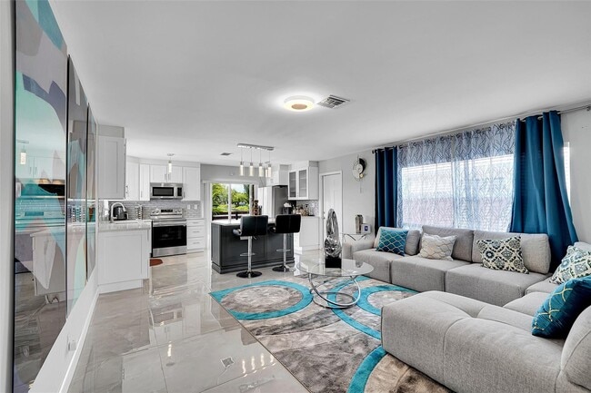 Building Photo - 7506 SW 7th Ct Rental