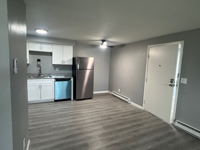 4644 Burkhardt Ave