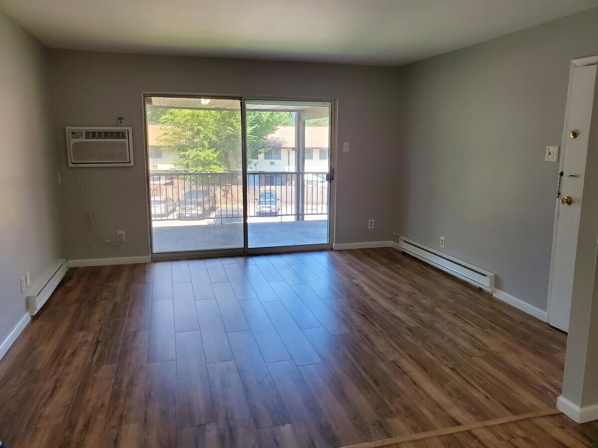 Photo - 7604 Hazelcrest Dr Townhome