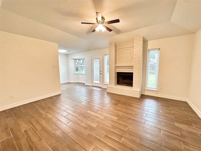 Photo - 504 Raymond St