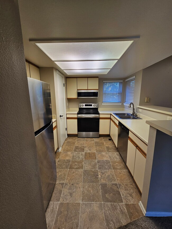 Photo - 945 Moorings Dr