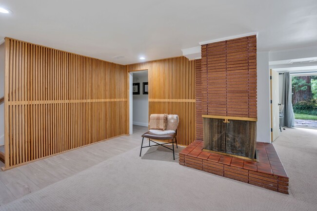 Building Photo - 3536 E Hermes Dr