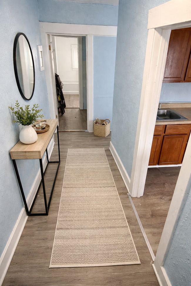 Photo - 425 Stanley St