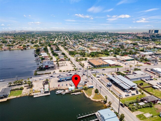 Photo - 6104 Heards Ln