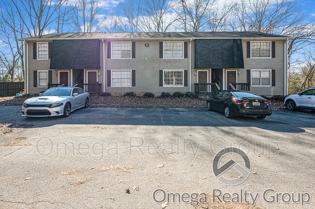 Building Photo - 1936 2nd St NE Unit Apt 1