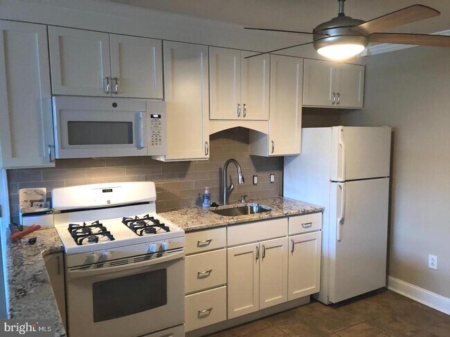 Photo - 9317 Cottage St