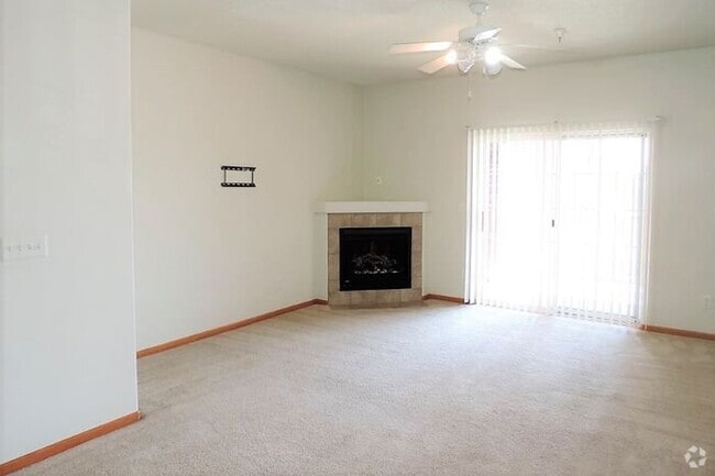 Building Photo - $1,300 | 2 Bedroom, 1 Bathroom Condo | Pet...