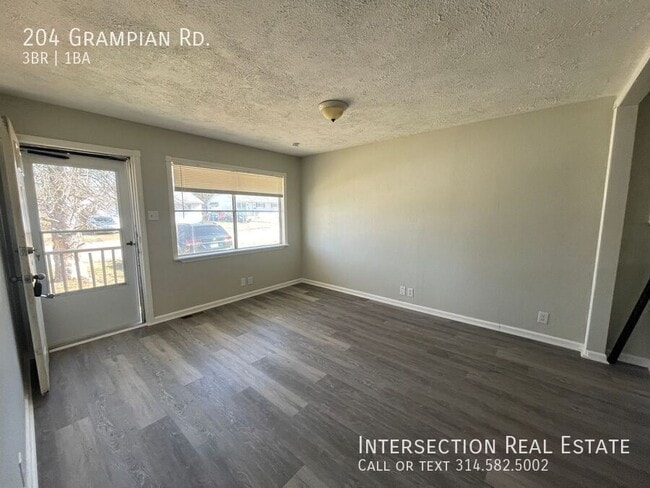 Photo - 204 Grampian Rd