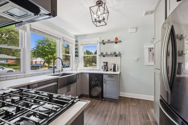 Photo - 2124 Seward St