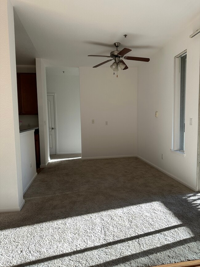 Área de comedor - 3695 Stevenson Blvd Unidad E208