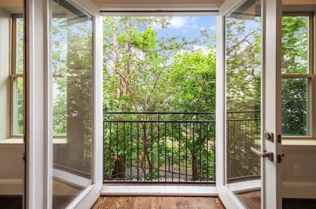 Photo - 1230 W 25th St