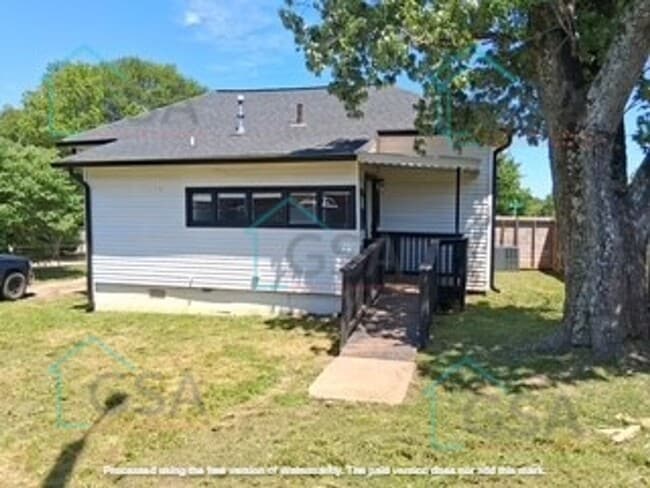 Photo - 2 Bedroom 1 Bath Available!