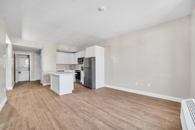 Photo - 127 Centre St Unidad 501