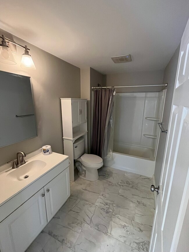 Photo - River RD Unit D