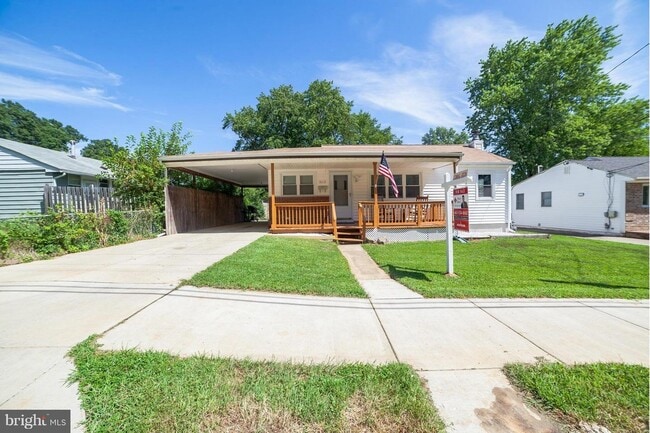Building Photo - 5112 Hollywood Rd Unit Furnished 4 Bedroom House in College Park