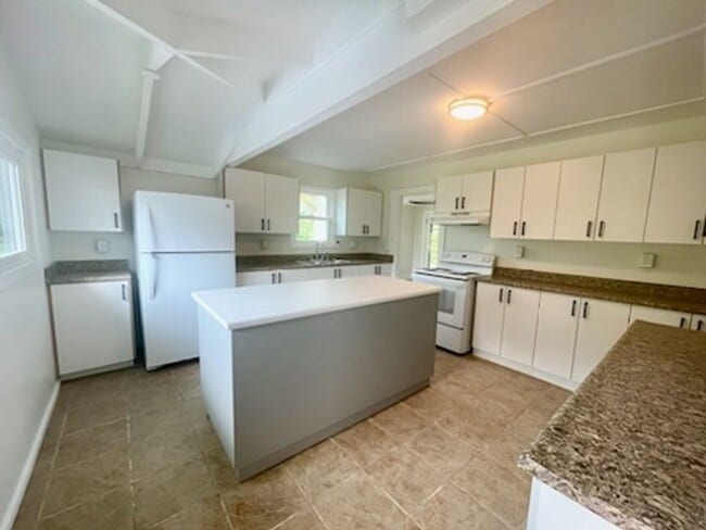Photo - 3 Bedroom plus Office and 2.5 Bath for ren...