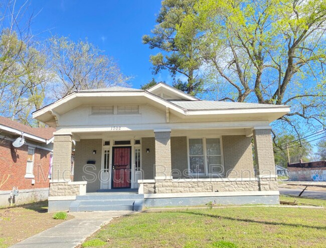 Photo - 1702 Walker Casa