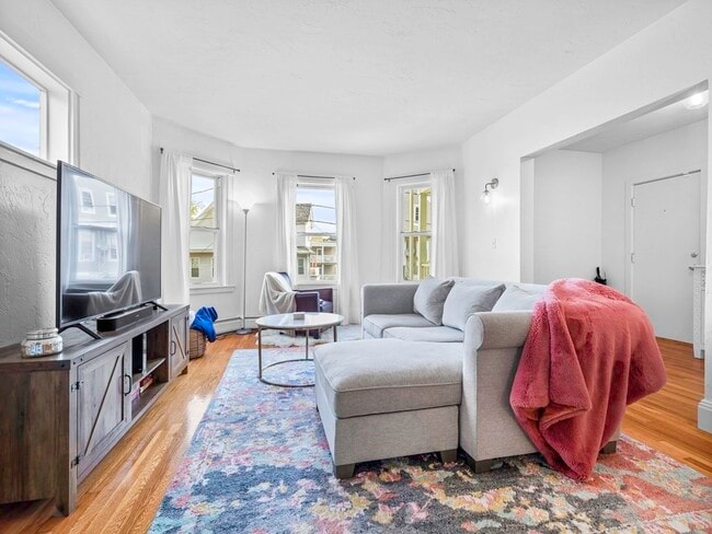 Building Photo - 11 Weld Hill St Unit 2