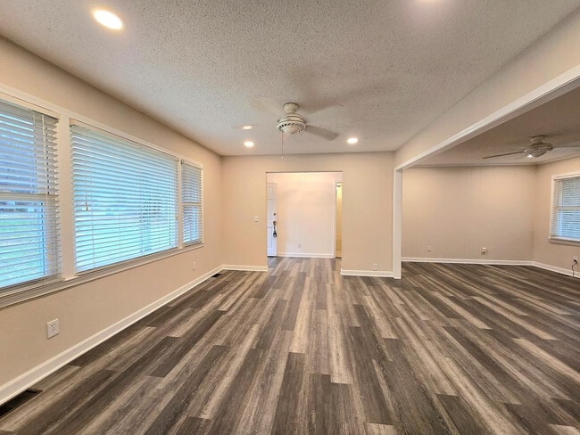 Photo - 3 Valleybrook Ct