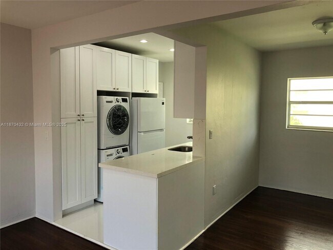 Photo - 110 Zamora Ave Unit #4