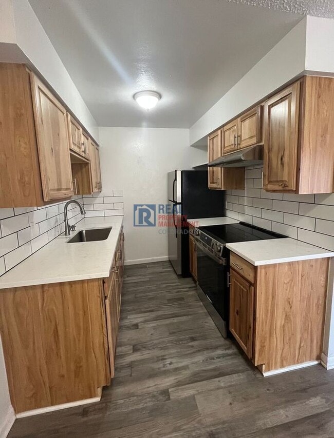 Photo - 1303 Coffman St