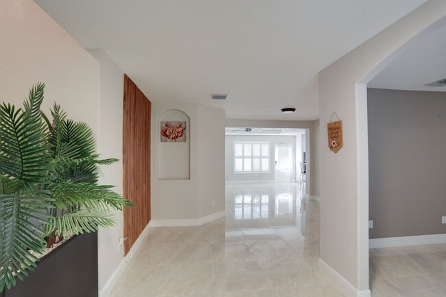 Photo - 633 Spring Oaks Blvd