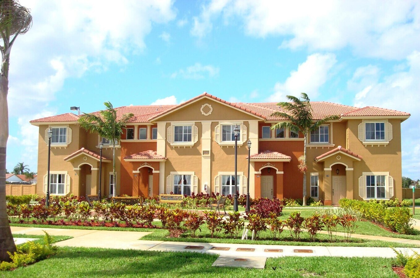 Photo - 17730 NW 59th Ave Apartamento
