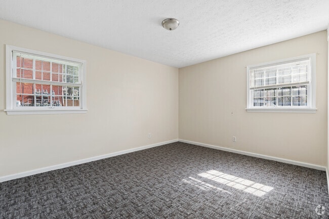 1BR, 1BA - Primary Bedroom
