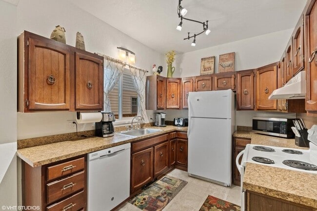 Photo - 285 1st Ave E N