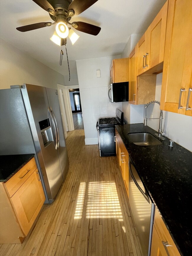 Photo - 3852 Grand Ave S Unidad 3