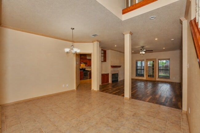 Photo - 112 Portulaca St