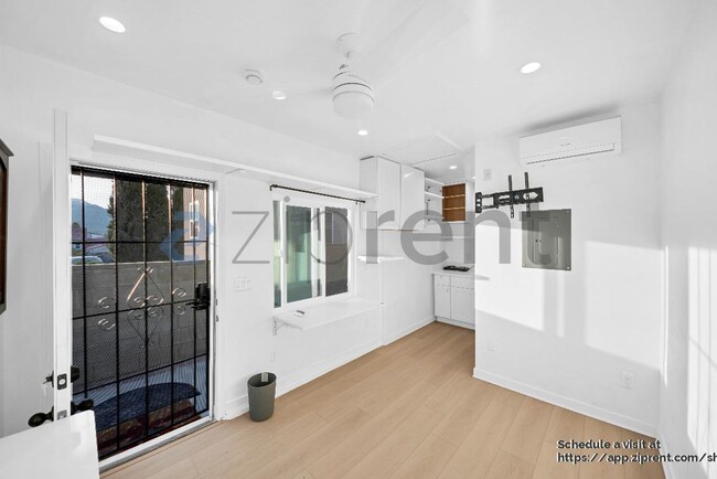 Photo - 2755 Sanborn Ave