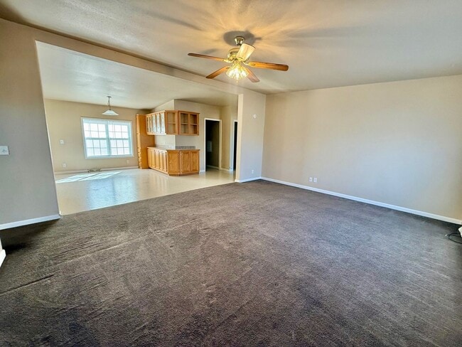 Photo - 3 bedroom 2 bath with Double Garage