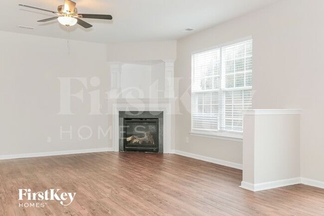 Photo - 3969 Creekmoore Dr