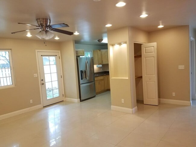 Pet Friendly, Ground Level, W/D, AC, Great... - Pet Friendly, Ground Level, W/D, AC, Great... Casa