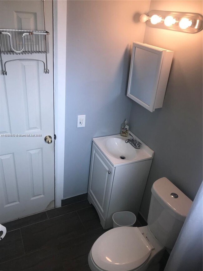 Photo - 133 NW 57th St Unidad 2