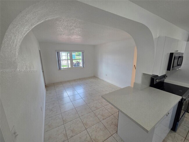 Photo - 10500 SW 30th St