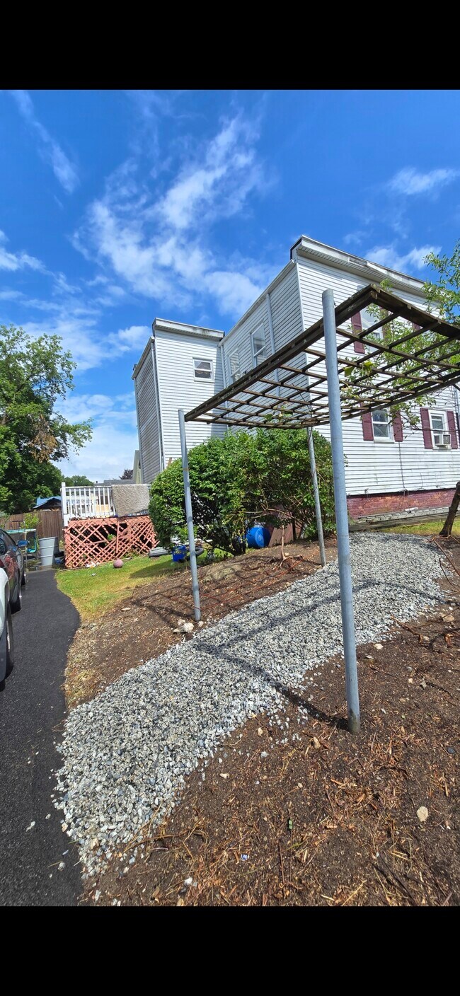 Photo - 41 Carleton Ave Unidad 2