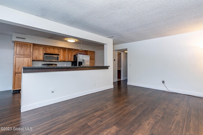 Photo - 416 Greenhill Ct