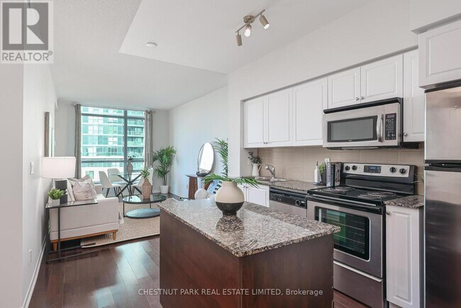 Photo - 215 Fort York Blvd Unité 808