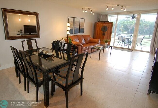 Photo - 575 Oaks Ln Unidad 303