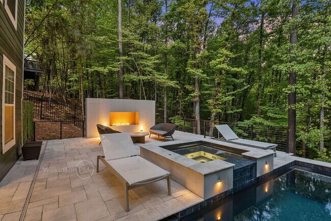 Photo - The Finest Furnished Upscale Executive Home, an Exquisite Luxury Rental, in Tega Cay for the Disc...