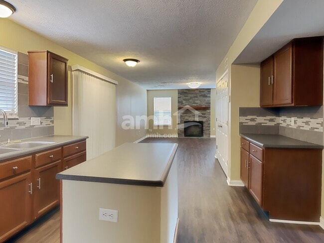 Photo - 6351 Hollingsworth Dr