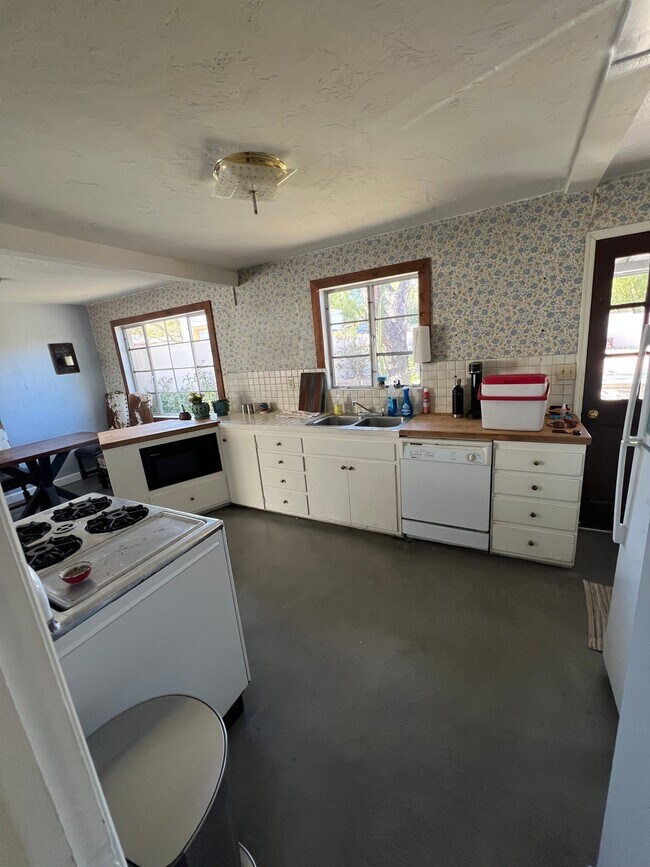 Photo - 2126 E Water St