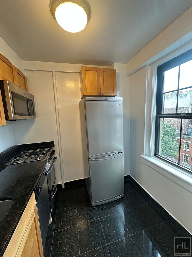 Photo - Christopher Street Unit 5H