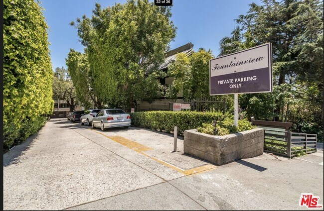 Photo - 8455 Fountain Ave Unidad 630 Rental